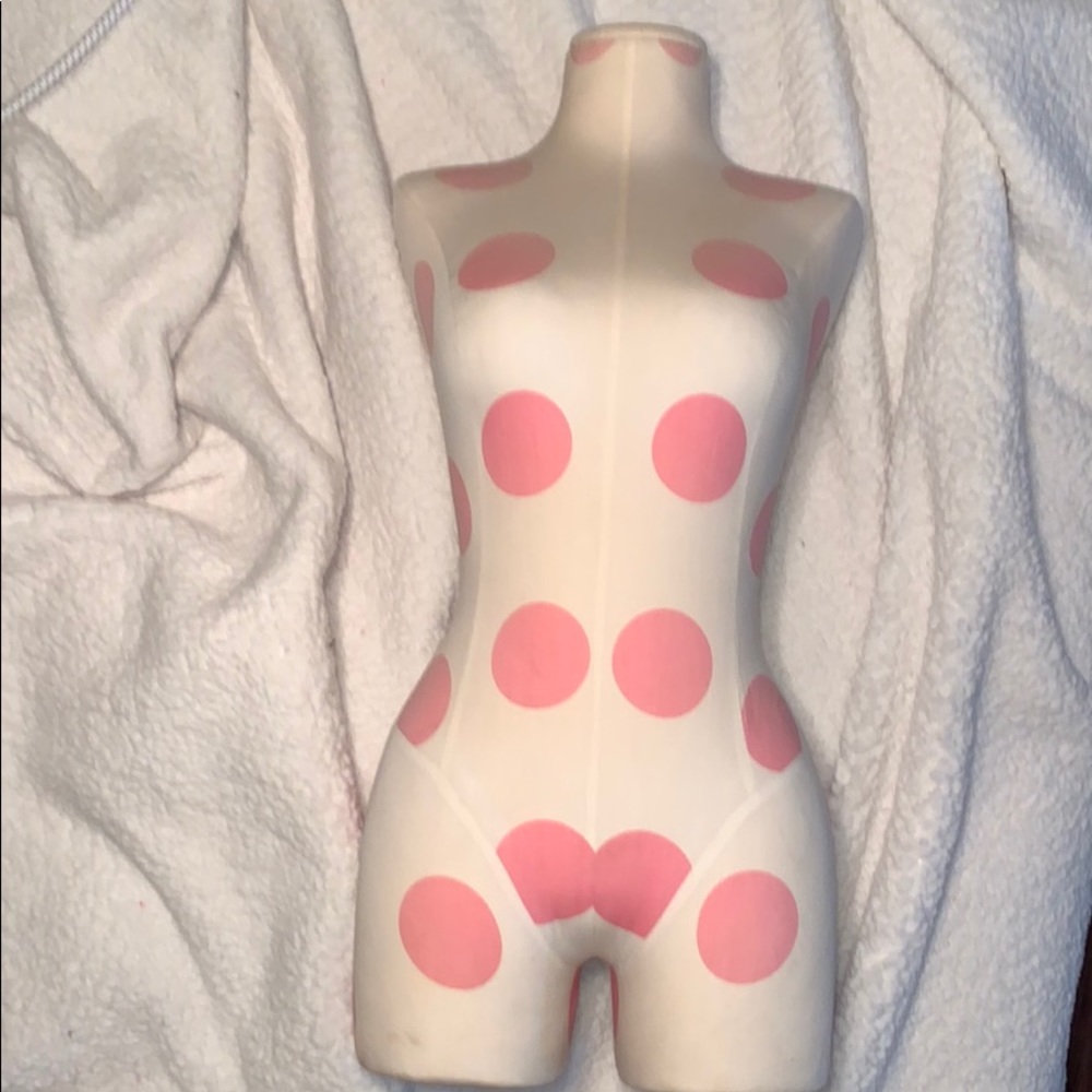 VINTAGE PINK Mannequin